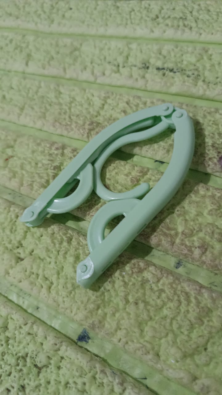 Travel Hangers, Portable Folding Clothes Hangers (1 Pc / Small) Travel Hangers, Portable Folding Clothes Hangers (1 Pc / Small)